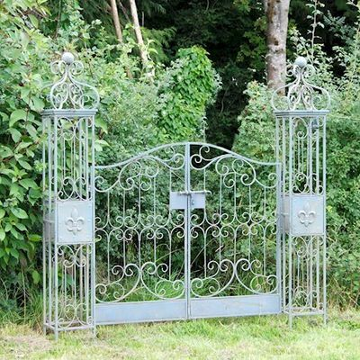 Metal Gates